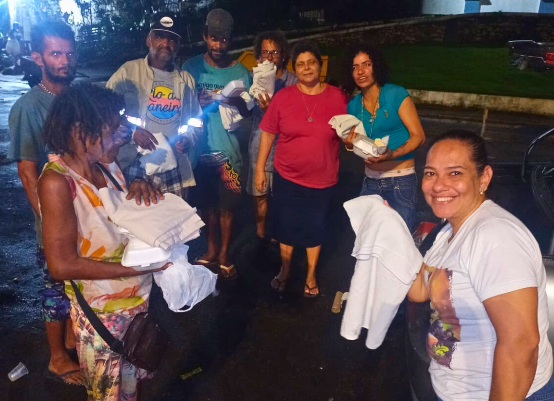 A Congregação realiza entrega de material arrecadado na Campanha de Inverno da ASSEC