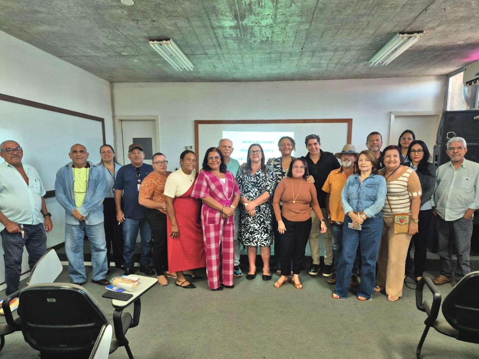Palestra sobre artrose e qualidade de vida marca homenagem da ASSEC aos avós.